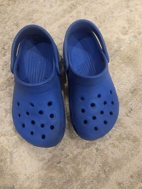 Size J1 Blue Crocs